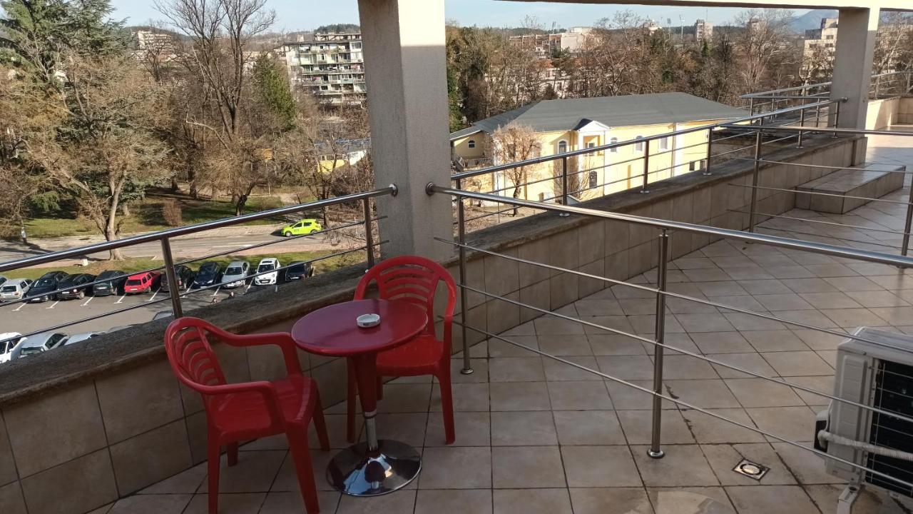 Стая За Гости Пентагона Kurdzhali Luaran gambar